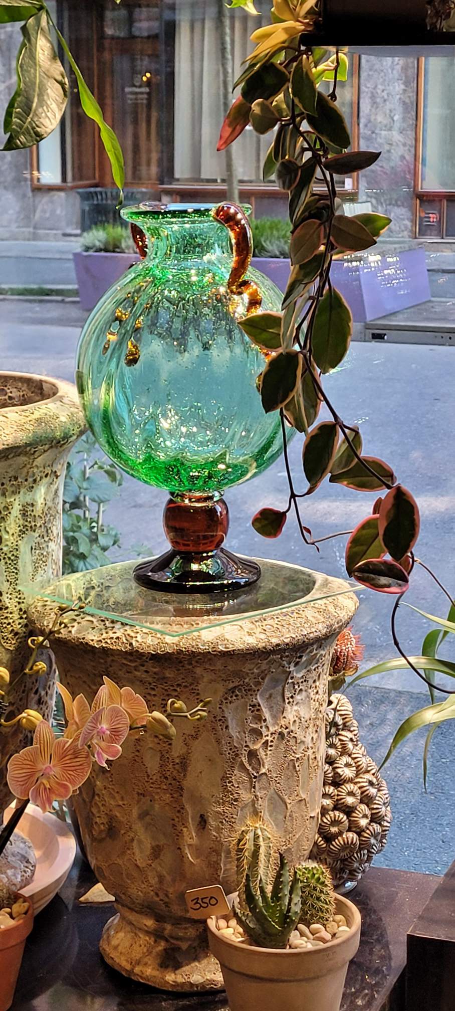 Eksklusive dekorasjoner og planteinstallasjoner